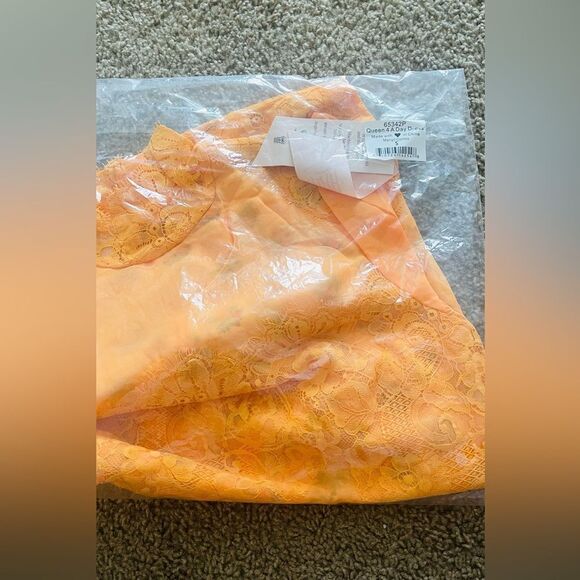 🆕WE ARE HAH REVOLVE Queen 4 A Day Dress - Mango Combo Small - Picture 8 of 8